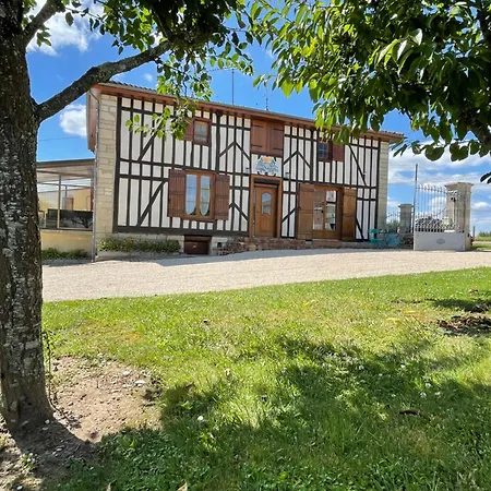 Domaine Des Deux Sapins Hébergement de vacances Voillecomte